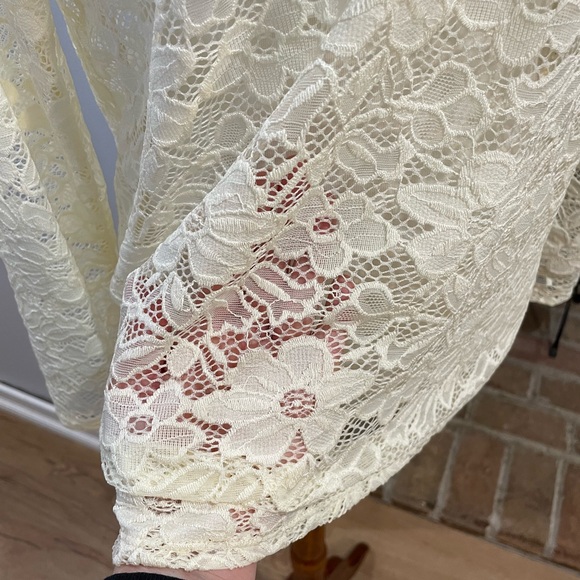 NWOT BiBi Sheer Lace Top - Picture 4 of 8